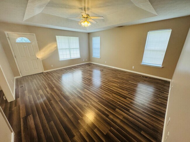 Foto del edificio - 720 Fields Ln