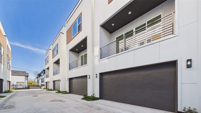Foto del edificio - 2419 Harrington St