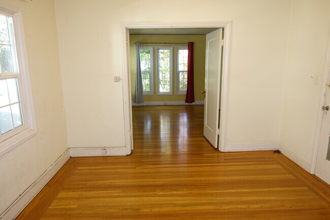 Foto del edificio - 2573 Virginia St