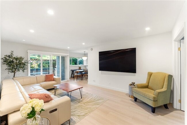 Foto del edificio - 4724 Park Granada