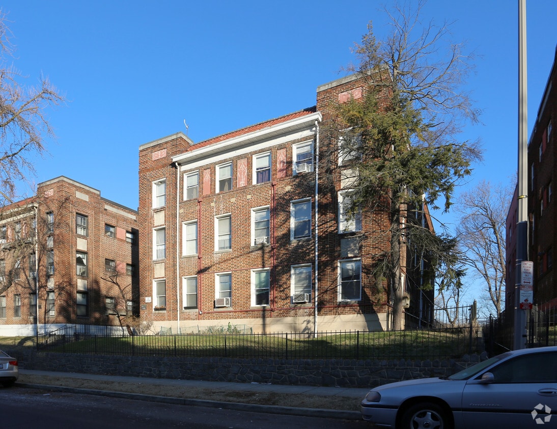 Primary Photo - 1443 Spring Rd NW