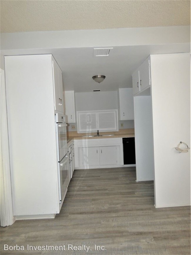 Building Photo - 3 br, 2 bath House - 1528 W. 212th St.