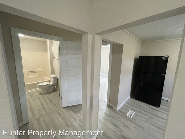 Building Photo - 2 br, 1 bath House - 903 N Hillcrest Ave