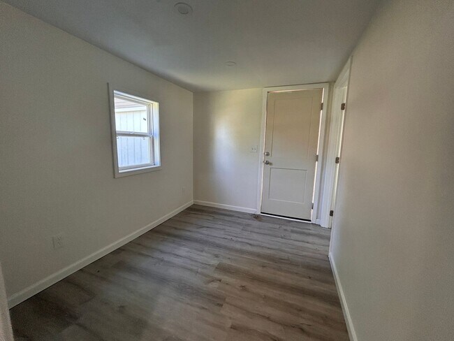 Foto del edificio - Renovated 3 Bed 1 Bath Home