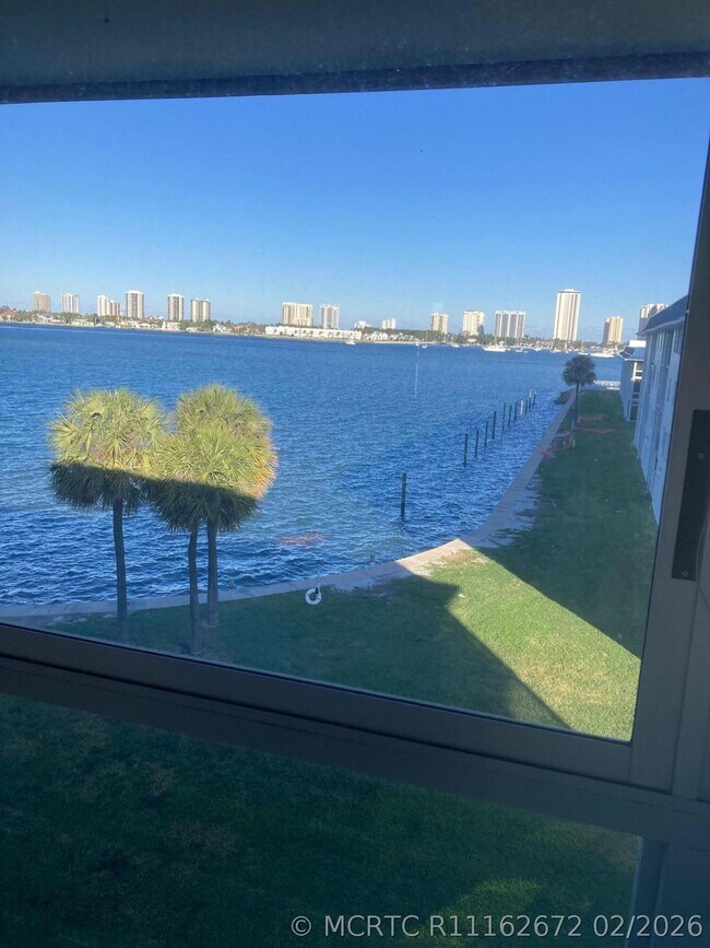 Foto del edificio - 2936 Lake Shore Dr