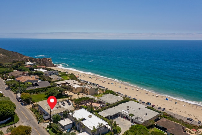 Foto del edificio - 7277 Birdview Ave