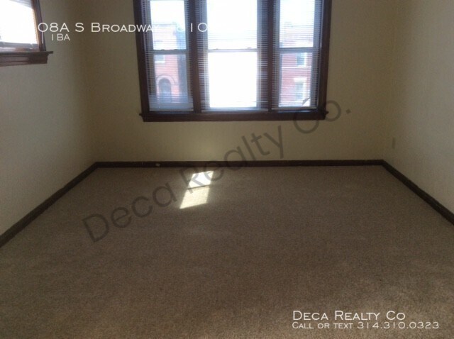 Building Photo - 1+ Bedroom