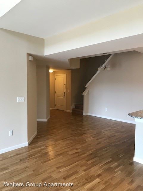 Building Photo - 100 Lindisfarne Ave
