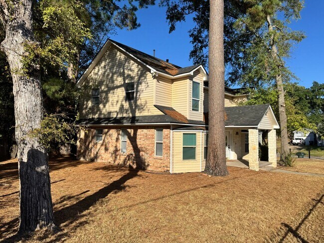 Foto del edificio - 627 W 2nd St