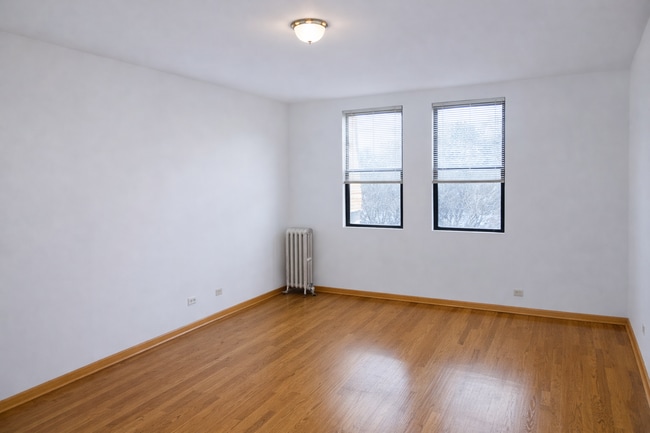 Building Photo - 1934 E 74th St