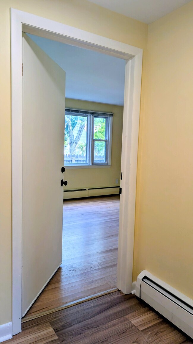 Foto del edificio - Hamden first floor apartment
