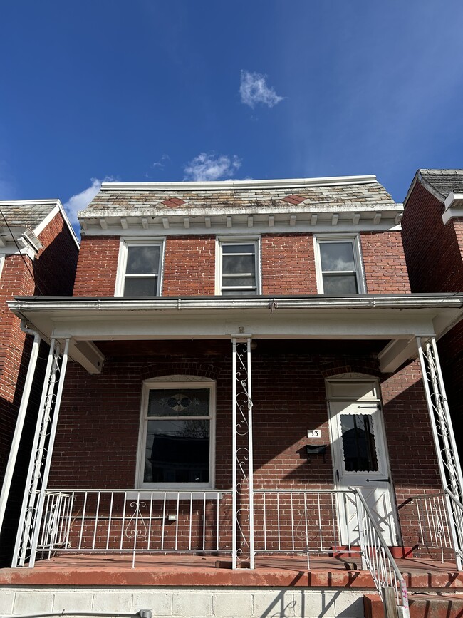 Building Photo - 33 Weber St