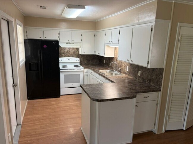 Foto del edificio - Beautiful Southern Hills 3 Bedroom Home