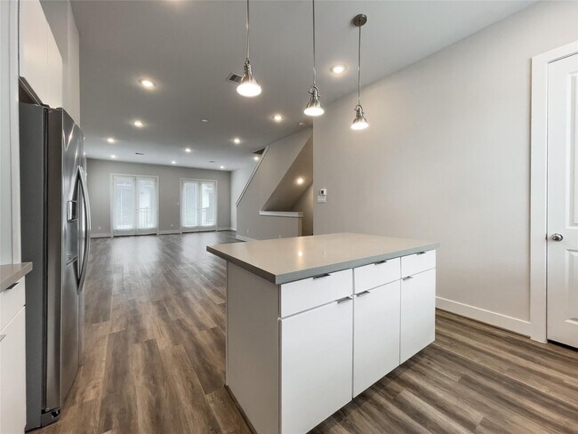 Foto del edificio - 1270 N Post Oak Rd