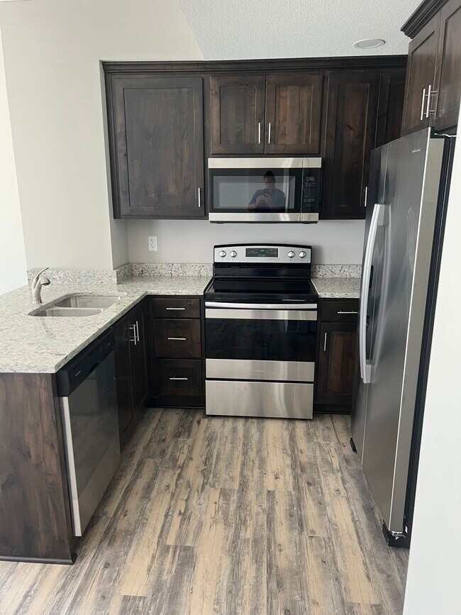 2030 Country View Ct, Tonganoxie, KS 66086 House Rental in Tonganoxie