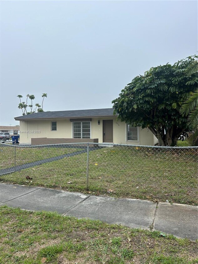 Foto principal - 3270 NW 196th Ln