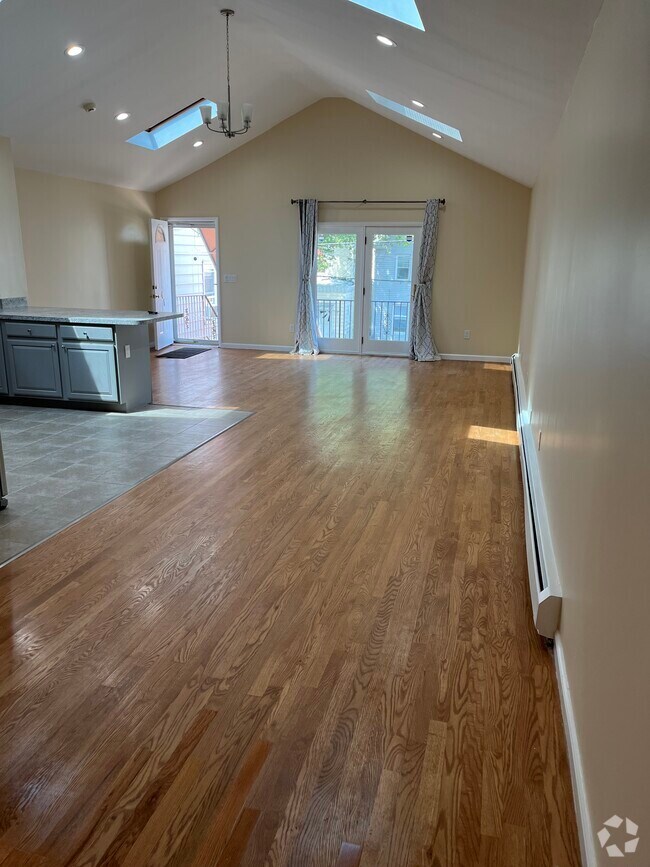 West Slope Apartments for Rent with Hardwood Floors Jersey City, NJ