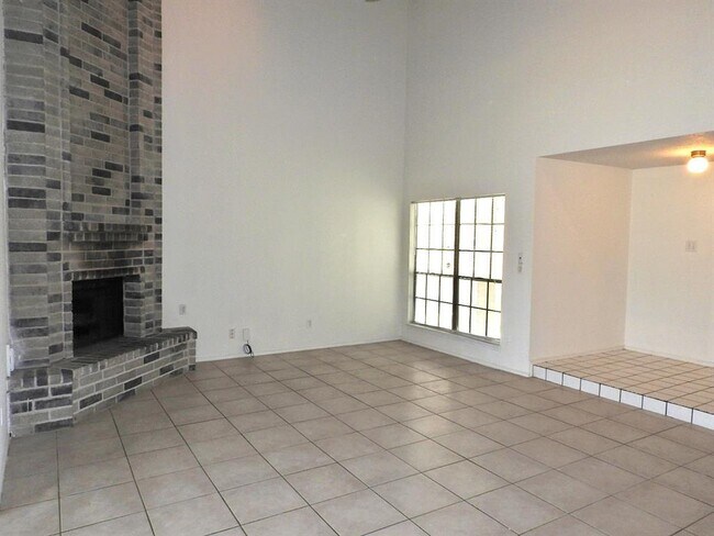 Foto del edificio - 2107 Creekshire Dr