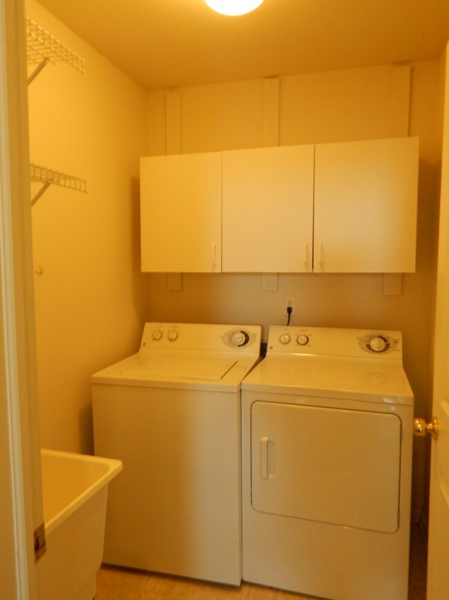 Building Photo - 5362 Brookemonte Cir