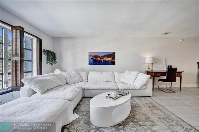Building Photo - 1770 E Las Olas Blvd
