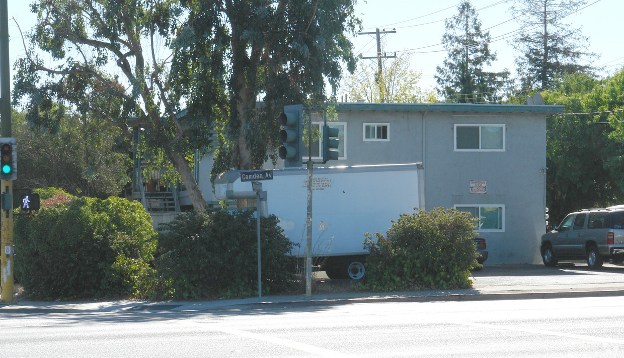 Building Photo - 1592 Blossom Hill Road