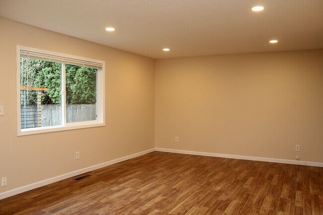 Foto del edificio - 4122-4130 SE Howe St