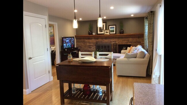 Building Photo - Charming 4BR House in Littleton