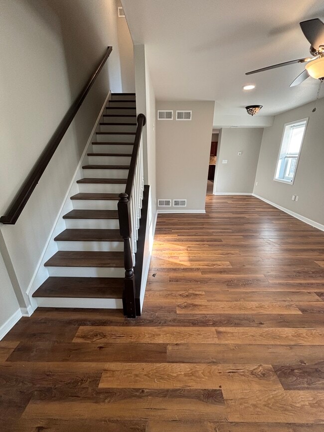 Building Photo - 290 N Cornwall Rd