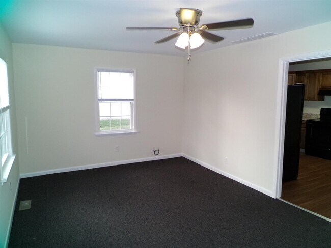 Building Photo - 143 Rolling Acres Dr