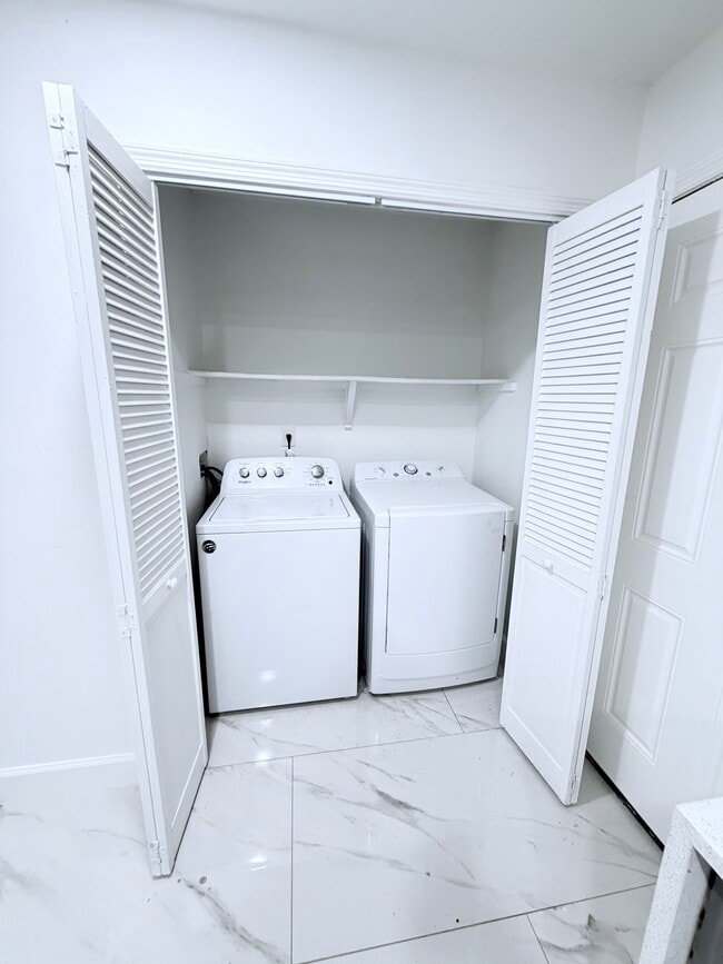 Building Photo - 155 Sheeler Ave