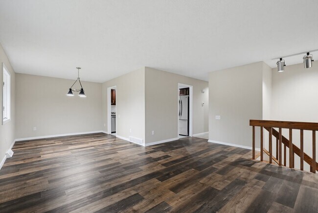 Foto del edificio - 5460 Echodell Ave NW