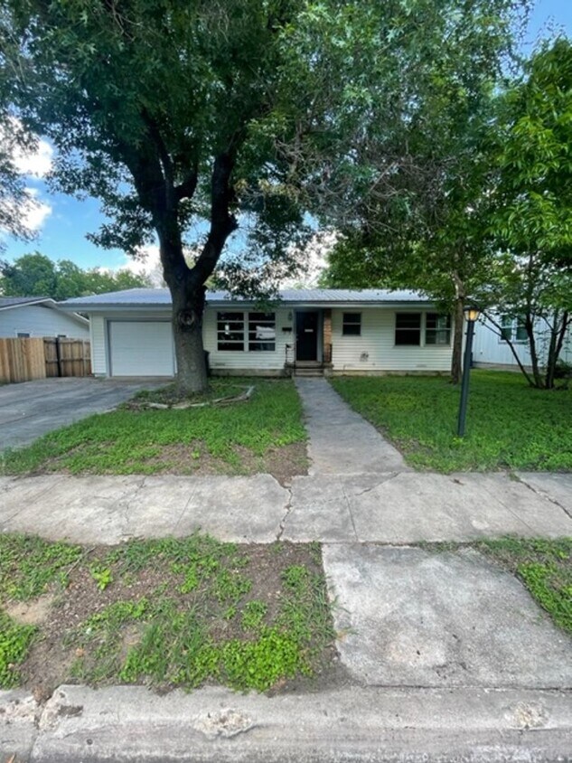 2233 N 43rd St, Waco, TX 76710 House Rental in Waco, TX