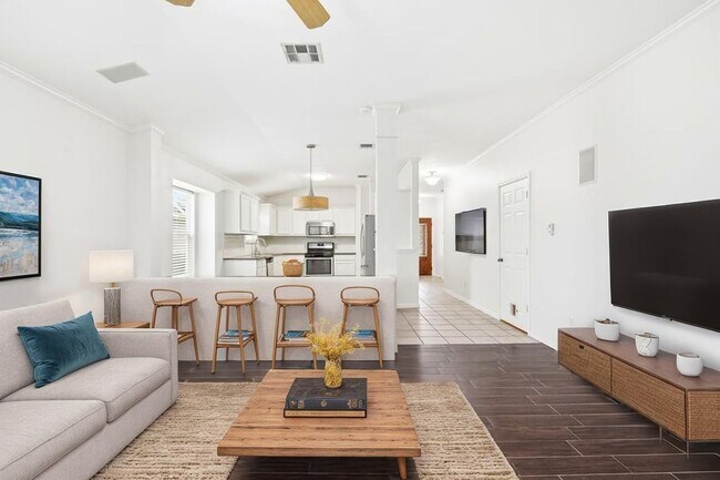 Building Photo - 1202 Sundrop Pl