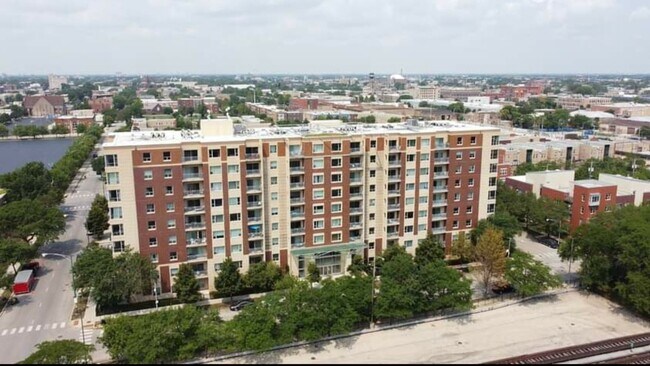 Building Photo - 100 N Hermitage Ave
