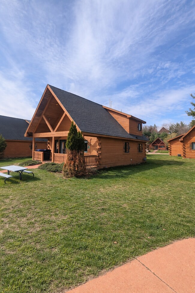 Foto del edificio - 721 Skatepark Court