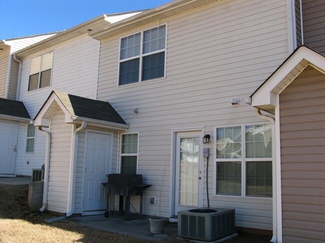 Building Photo - 5505 Sierra Tr