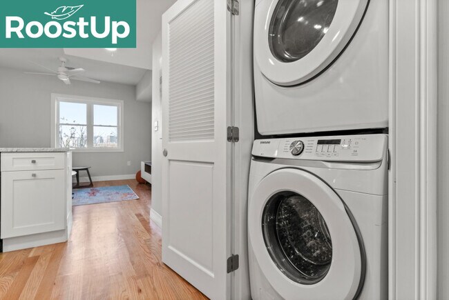 Foto del edificio - Furnished Bedroom with Private Bath in East Boston