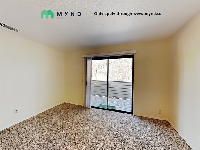 Building Photo - 7456 Sandalwood Dr