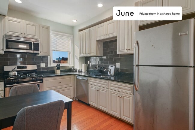 Building Photo - Room in Shared 4 bed/1.5 bath home