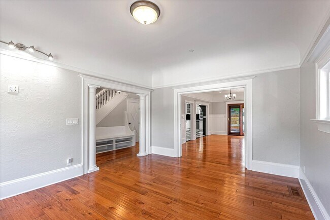 Foto del edificio - Charming Single-family Home For Rent!