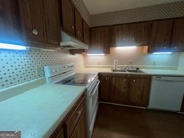 Foto del edificio - 390 Hummingbird Cir