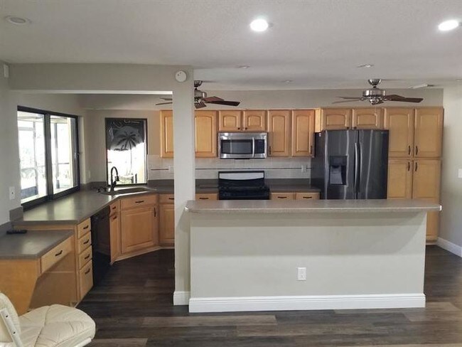 Building Photo - 12715 Kimberly Oaks Circle, Largo, FL 33774