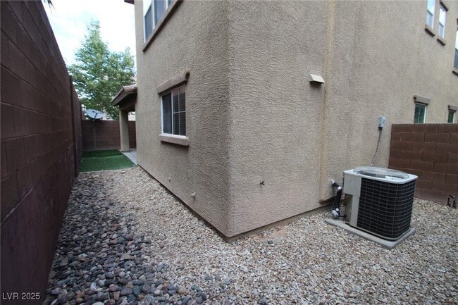 Building Photo - 11157 Salinas Pueblo St