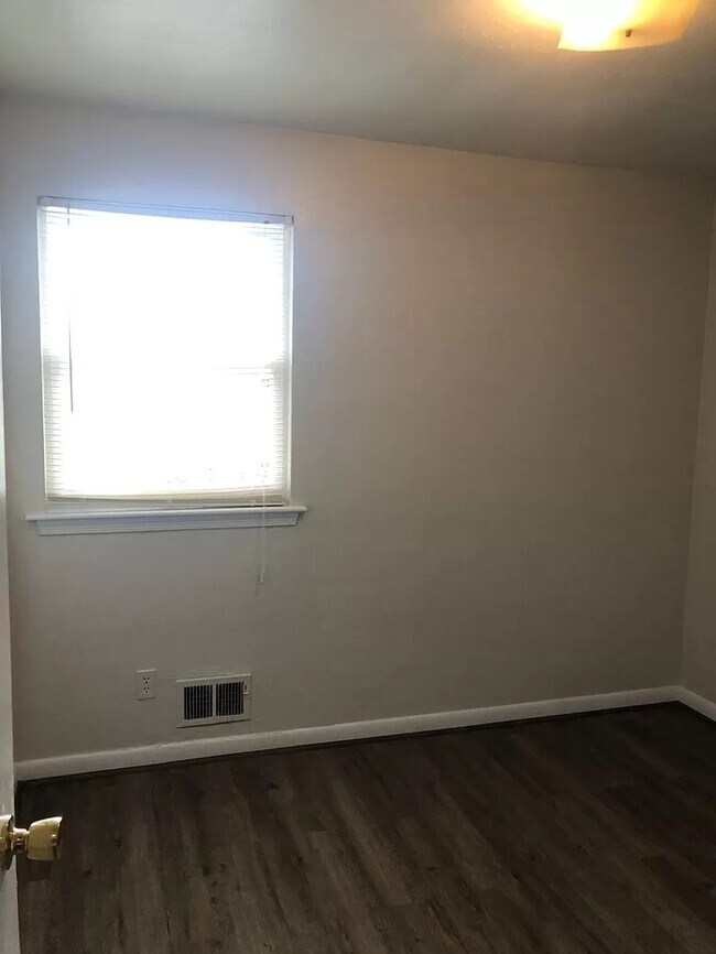 Foto del edificio - 9237 Coleman Ave