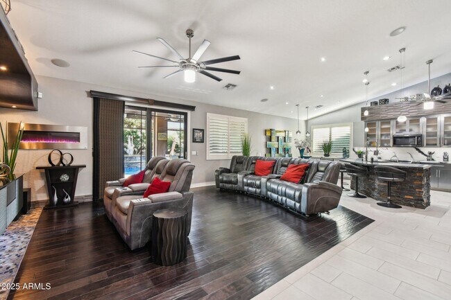 Foto del edificio - 4629 E Red Bird Rd