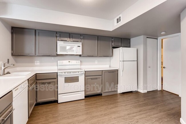 Building Photo - 909 S Dawson Way
