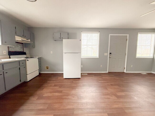 Foto del edificio - 230 W Jere Whitson Rd