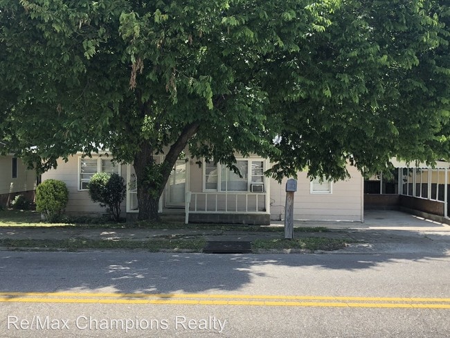 Building Photo - 2 br, 1 bath House - 2604 4th Ave