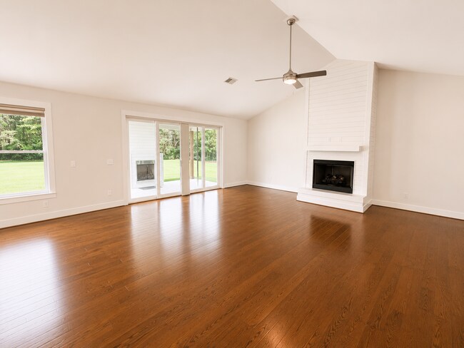 Foto del edificio - 51 Wofford Rd