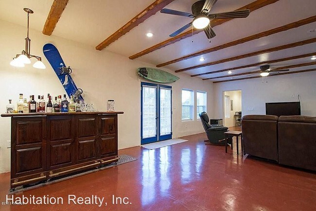 Foto del edificio - 2125 N Treat Ave